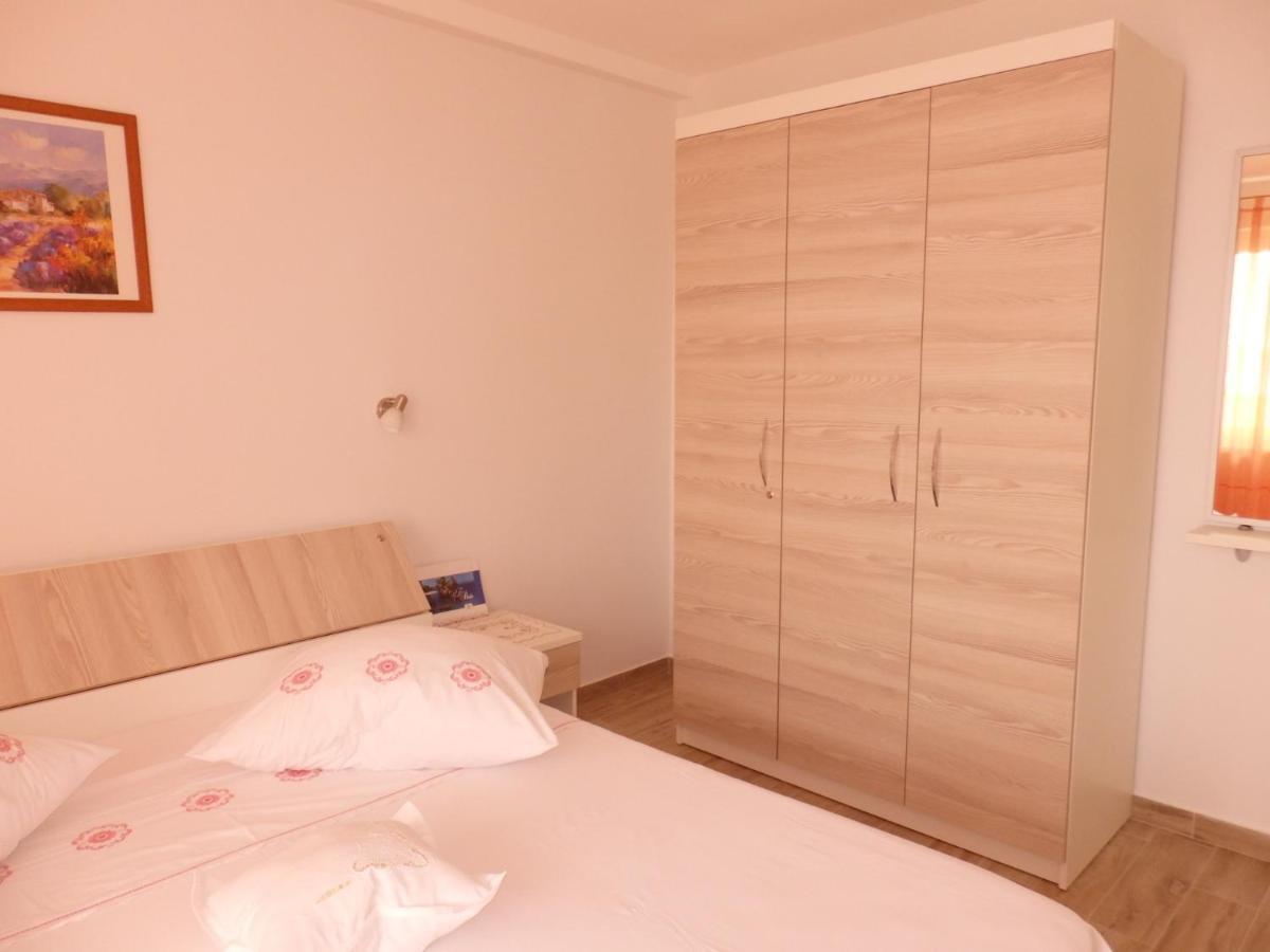 Apartmani Stipan Brela Exterior photo