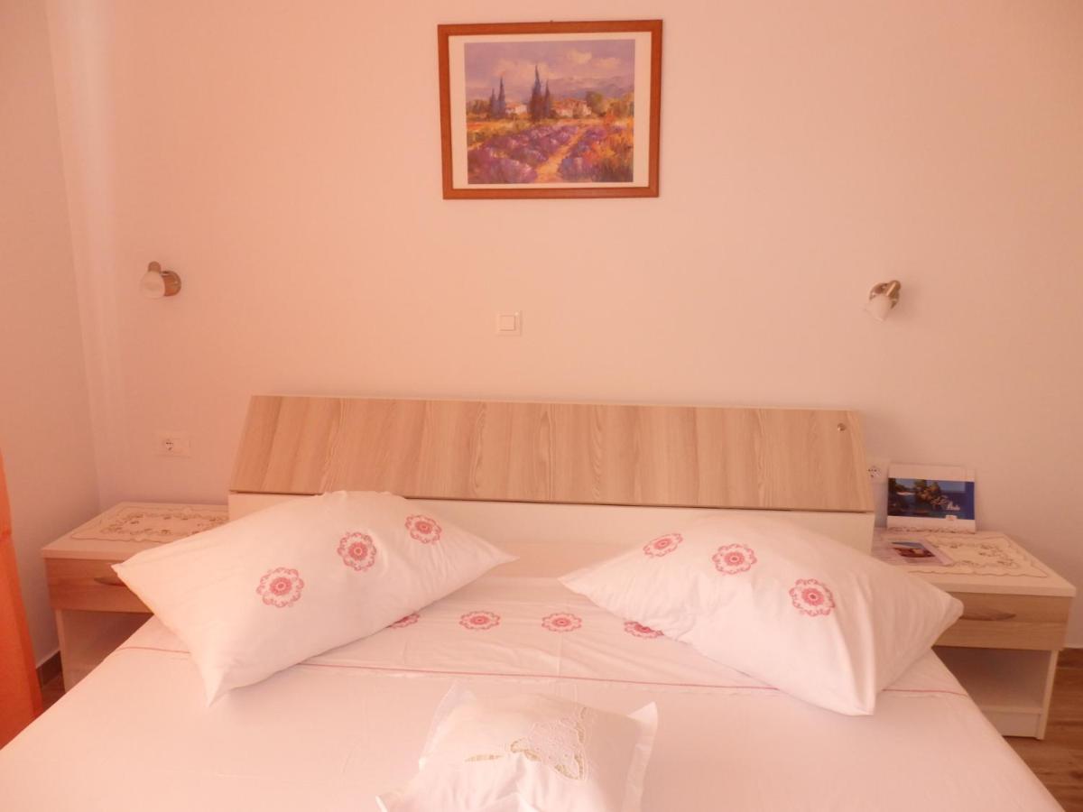 Apartmani Stipan Brela Exterior photo