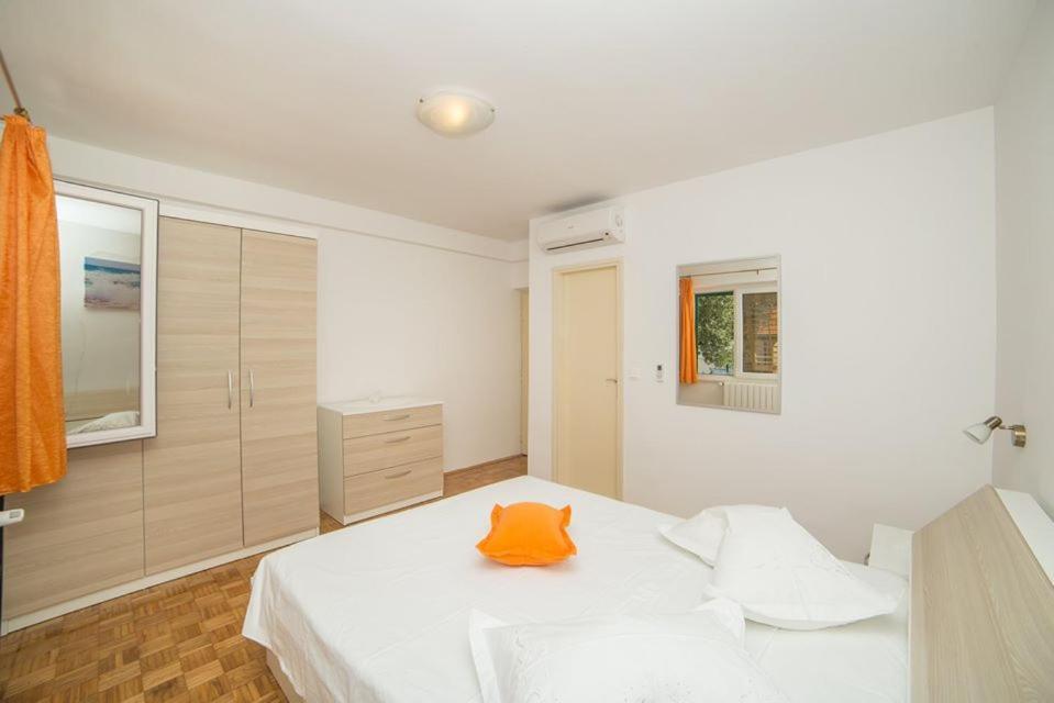 Apartmani Stipan Brela Exterior photo